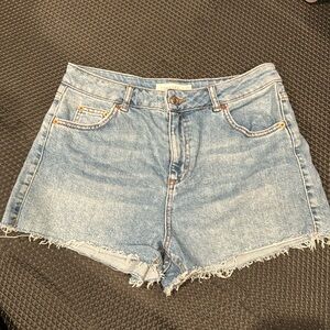 TOPSHOP Mom Cut-Off Jean Shorts